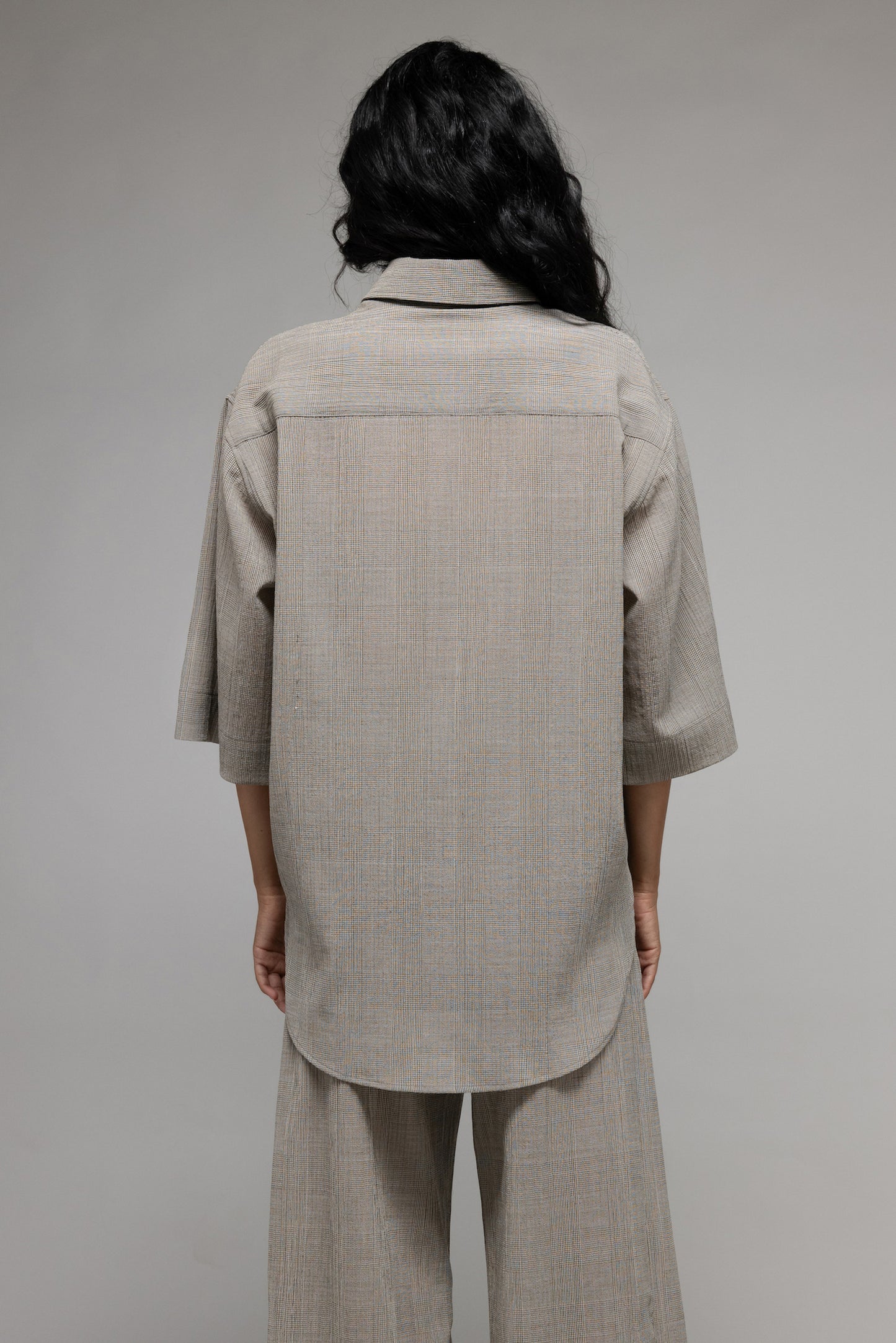 Oversized Short Sleeve Button Up Shirt in Taupe Plaid