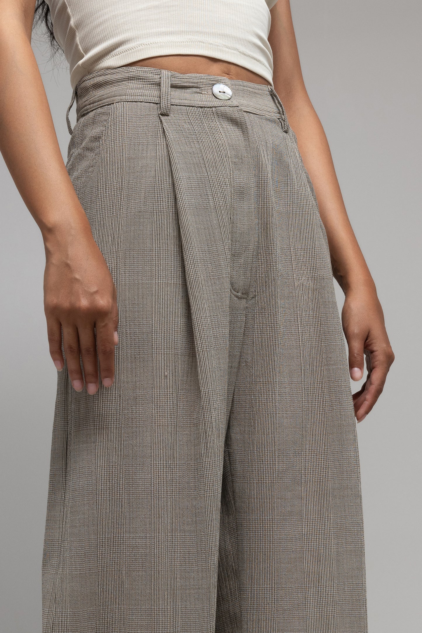 Pleated Trousers in Grey Plaid