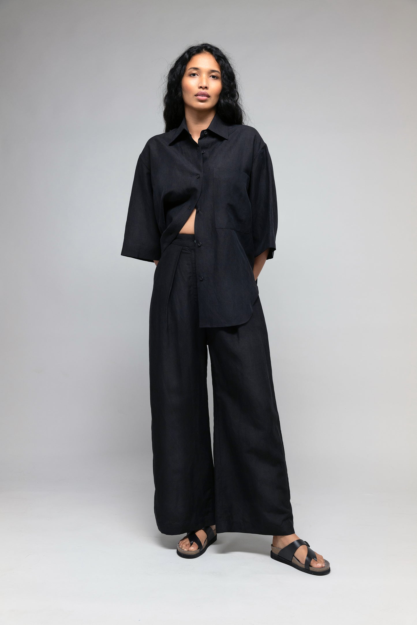 Deep Pleat Trouser in Black Washed Silk-Linen Blend